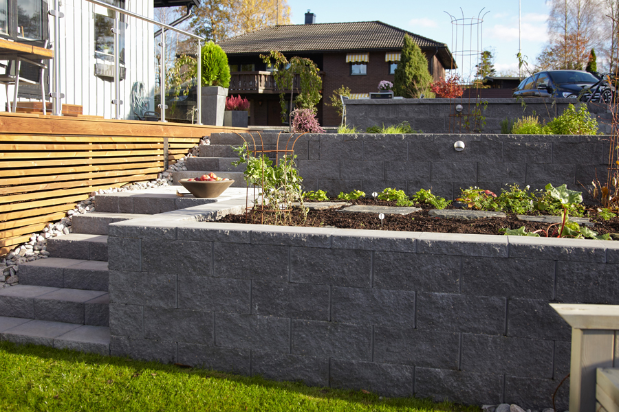 Anläggning av stödmur. Sandared Borås