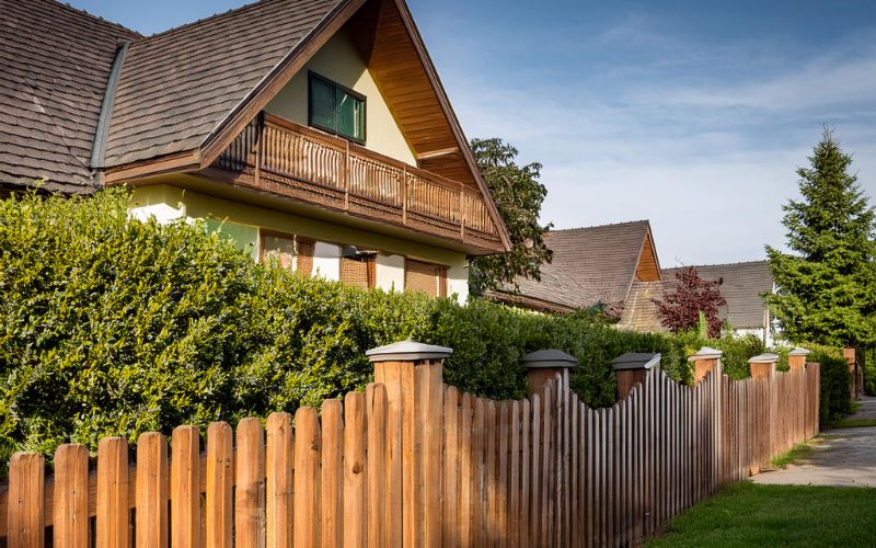 Bygga grindar, stängsel & staket